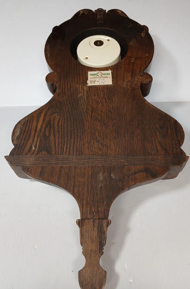 Vintage TREND Wood Wall Clock w/Key, working great, missing finial - Image 4 of 4