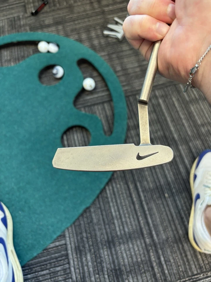 Putter Nike Unitized Leo diestro Foto 2 de 3
