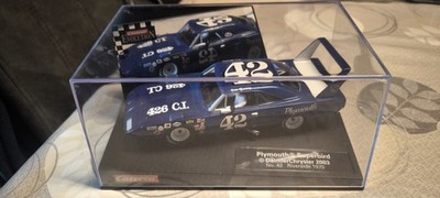 Carrera Evolution 25720 - Plymouth Roadrunner Superbird No.42 / Riverside '70