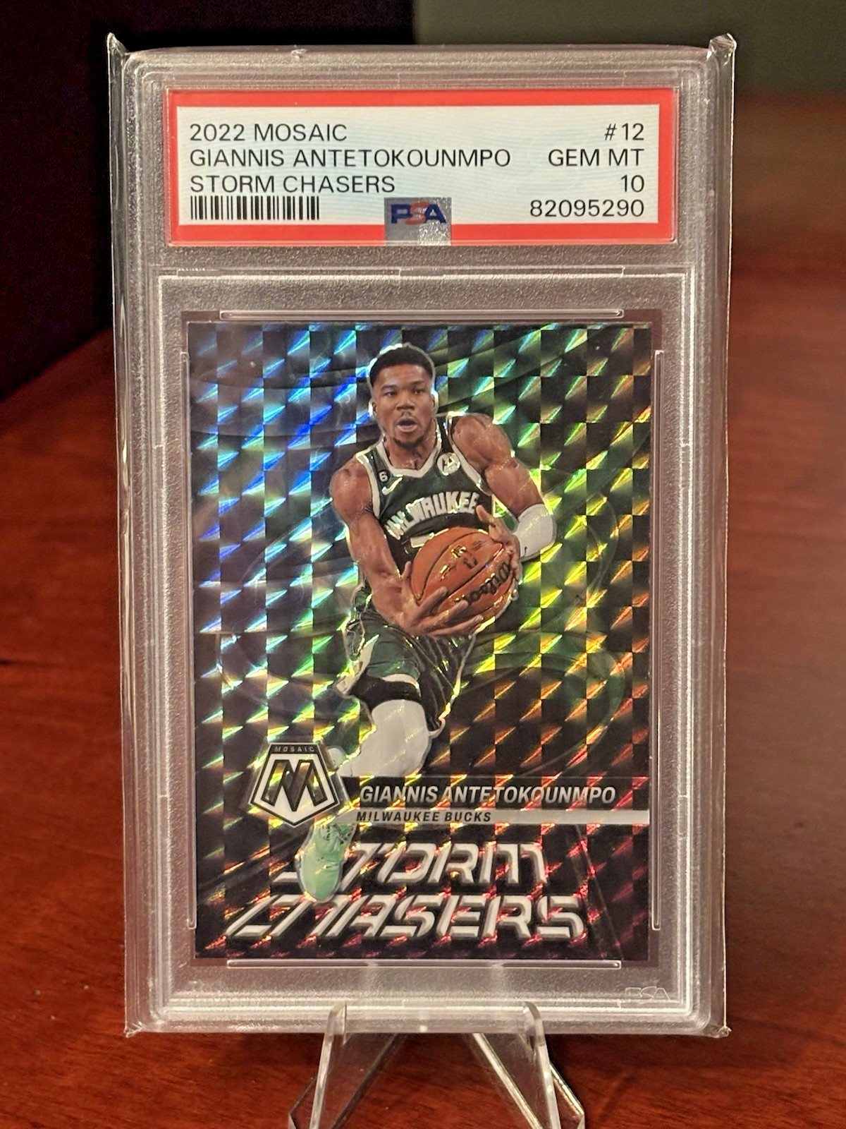 2022-23 Panini Mosaic Giannis Antetokounmpo Storm Chasers SSP #12 PSA 10 Bucks