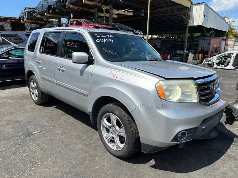 Radio Antenna 2012 Honda Pilot - Image 4 of 4