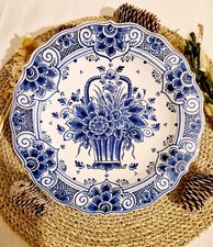 Assiette en Faïence de Delft - Peinte à la Main, Décor Floral - Signé - Vintage