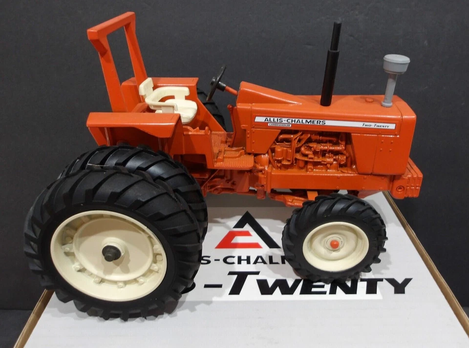 Ertl Allis Chalmers Two-Twenty Tractor Duals 95 Toy Farmer Toy Show 1/16 #2623PA - Imagem 2 de 4