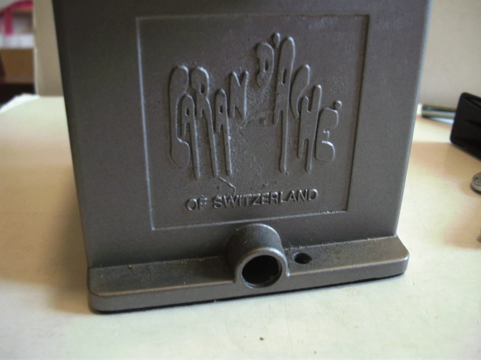 Taille crayon ancien de bureau - Manuel à manivelle - Caran d'Ache - Photo 4/4