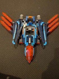 LEGO NEXO KNIGHTS: Clay's Falcon Fighter Blaster (70351) + Set 70364 Aarons Mech