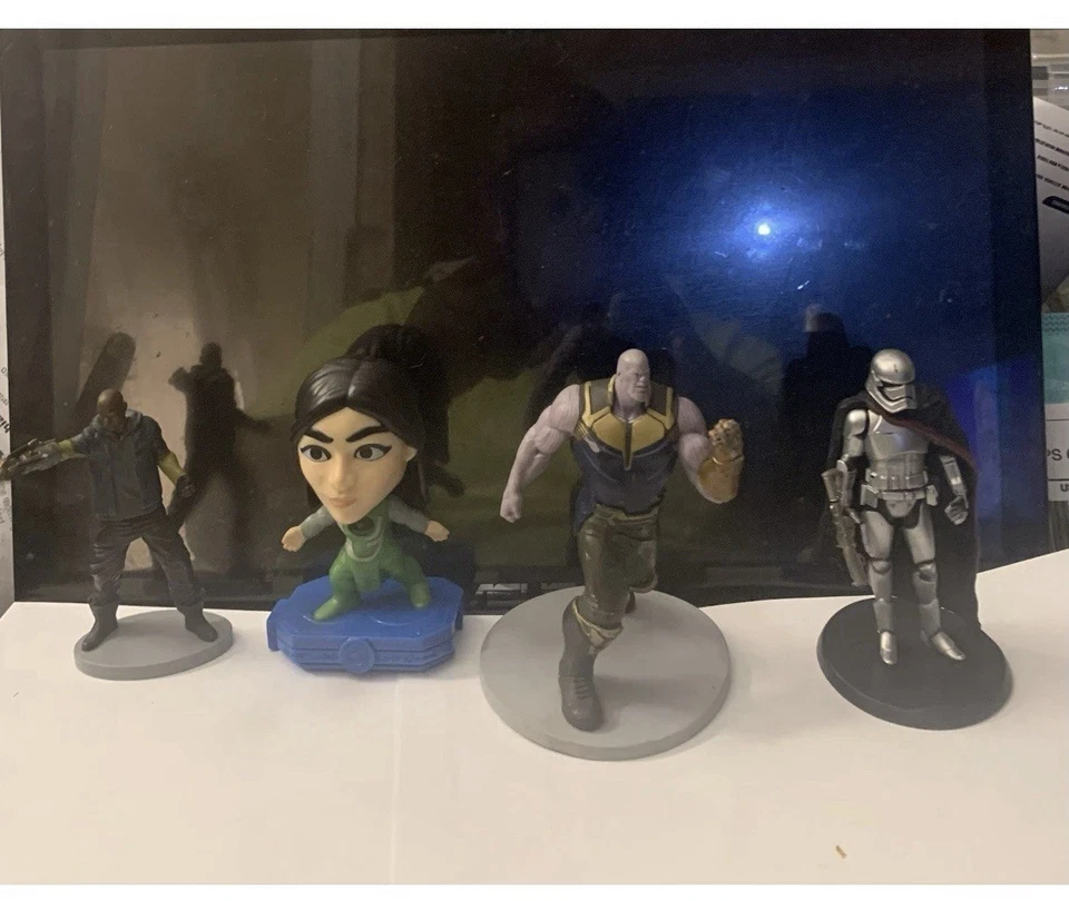 Лот товаров более 20 экшн-фигурок с аксессуарами (Marvel, DC, Star Wars, Pixar)  - Изображение 3 из 4