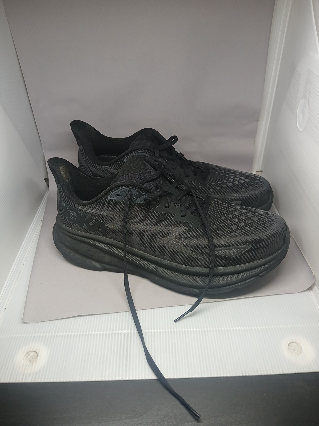 Hoka Men's Clifton 9 SneakerBlack/Black Mens Size 12D