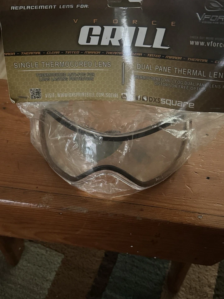 Máscara de paintball VForce Grill blanca y roja edición limitada Foto 2 de 3