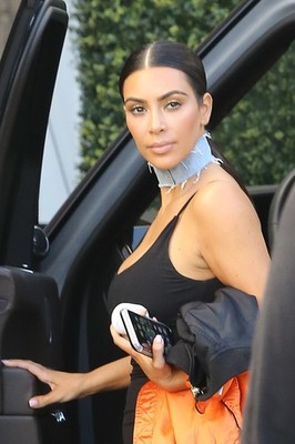 Kim Kardashian (Candids 2016 Band 1 bis 4) 14.300 Bilder Sammlungen auf USB 