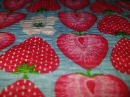 TEXTURED STRAWBERRY BLOSSOM STRAWBERRIES SPRING COTTON FABRIC 36" X 44" - Picture 3 of 3