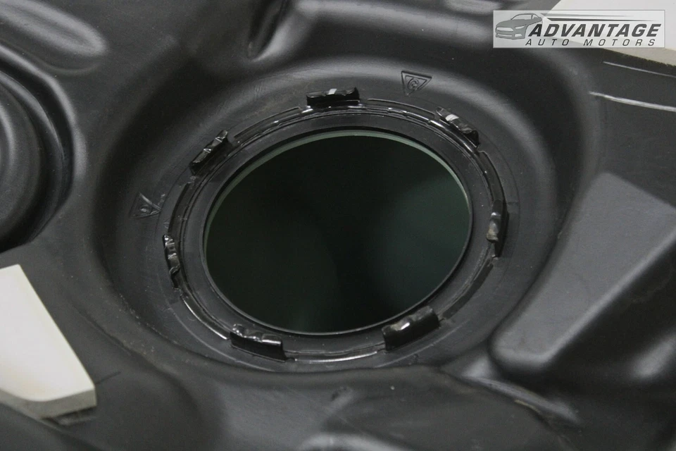 2015-2021 CHRYSLER 300 AWD 3.6L GAS REAR FUEL GASOLINE RESERVOIR TANK OEM - Image 4 of 4