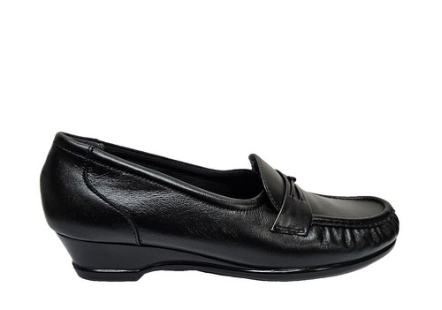 SAS Bout Time Cordovan Pebbled Leather Tripad Comfort Loafer  display picture 1