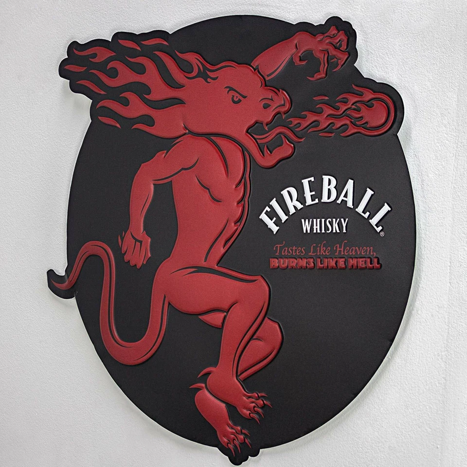 Placa de metal em relevo Fireball Whisky Tastes Like Heaven Burns Like Hell - Imagem 2 de 4