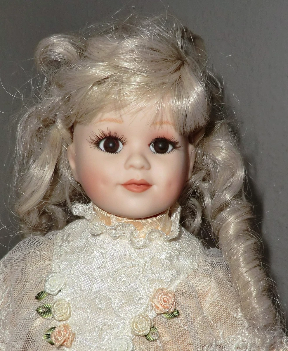Franklin Mint Porzellanpuppe "Melinda" – Design Maryse Nicole