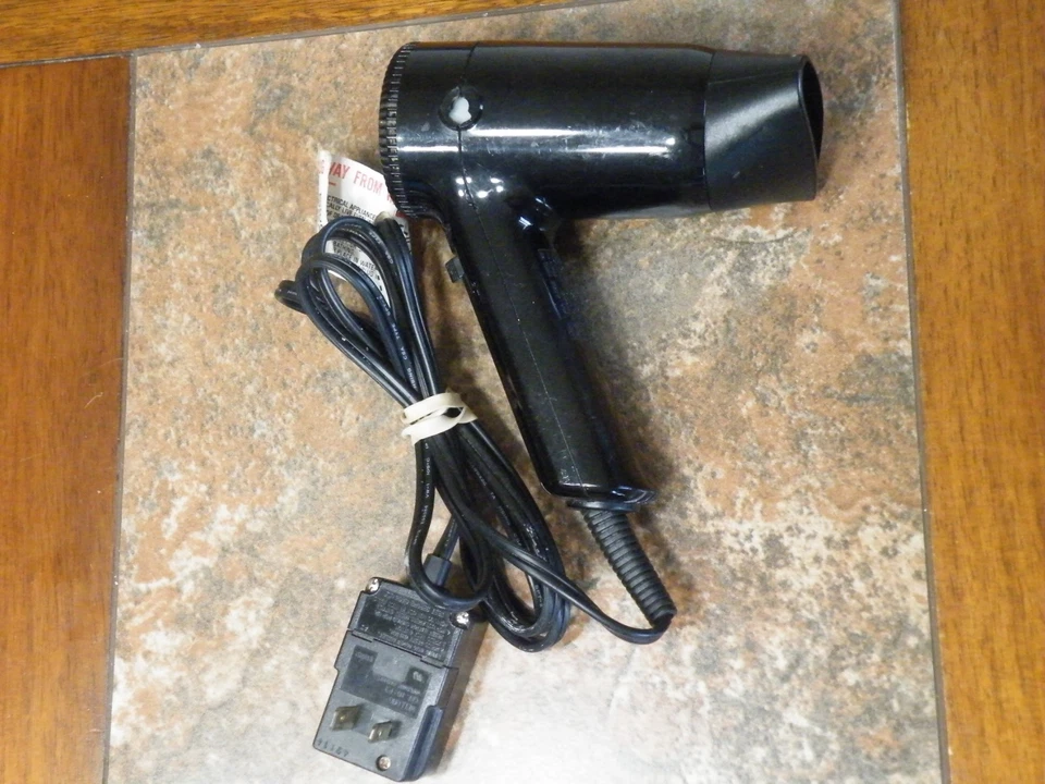 USADO SIN GANCHO Secador de Pelo Compacto Braun Super Volume 1200W Modelo No. 4583 ENVÍO GRATUITO Foto 2 de 4