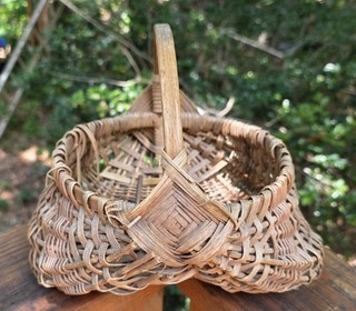 Small Vtg Woven Wicker 9 x 7 Mini Buttock " Gods Eye" Style Basket