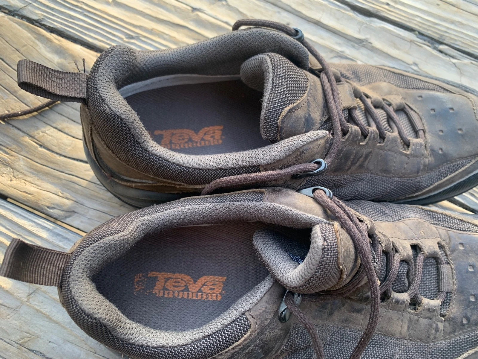 Men’s TEVA Brown Leather Athletic Hiking Shoes 9.5