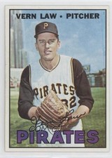 1967 Topps Vern Law #351 0m2c