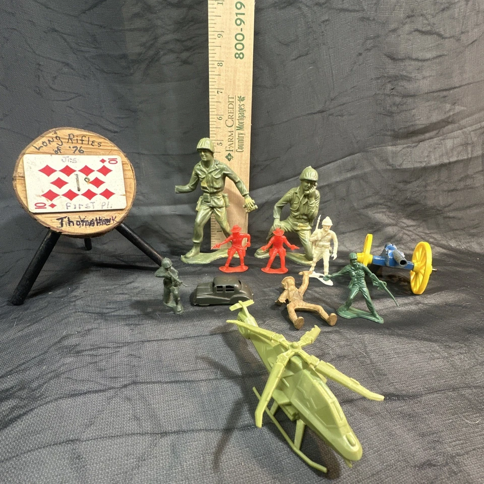 2 VINTAGE TIM-MEE TOYS GREEN PLASTIC SOLDIER LARGE ARMY MAN USA and more - Image 2 of 4
