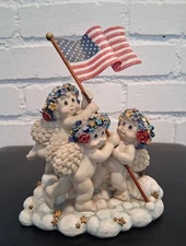 Vintage Danbury Mint 2003 Dreamsicles Raising The Flag Figurine Kristin Cherubs 