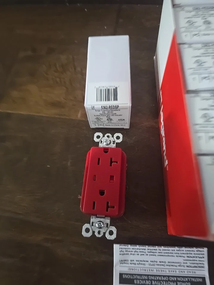 Lote 10x LEGRAND 5362-REDSP RECEPTÁCULO PROTECTOR CONTRA SOBRETENSIONES ROJO CON ALARMA 20A 125V Foto 3 de 4