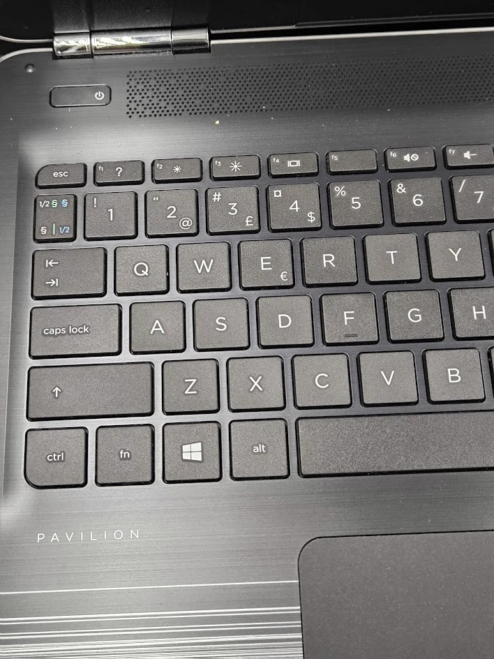 HP Pavilion 15-AW003NO Laptop - Funzionante Con Usura Estetica Senza SSD - Immagine 2 di 4