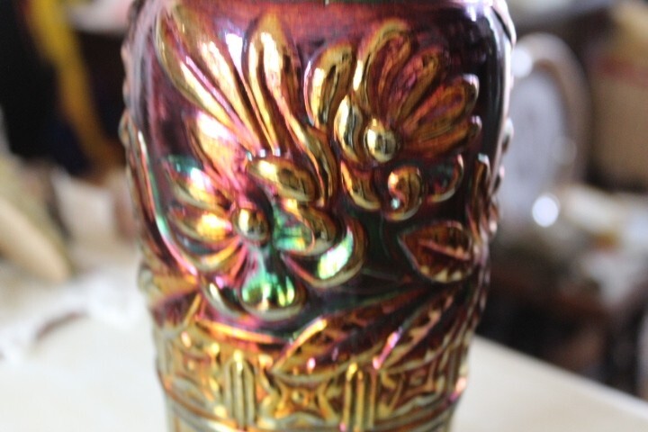 Fenton Carnival Glass Marigold Flower Vase Three-dimensional