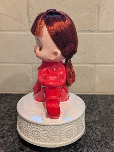 Vintage Japanische Kawaii Blunt Bangs Pixie Elfe Kitsch Figur RAR Spieluhr - Bild 3 von 12