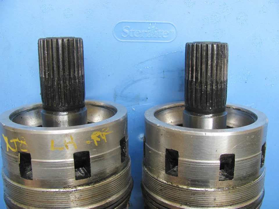 JAGUAR XJ8 XJR VANDEN PLAS REAR DIFFERENTIAL OUTPUT SHAFTS 2 PC 1998-99-00-2003 - Image 4 of 4