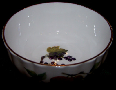 Royal Worcester Arden Pattern Small Sauce Bowl 4'' Diameter