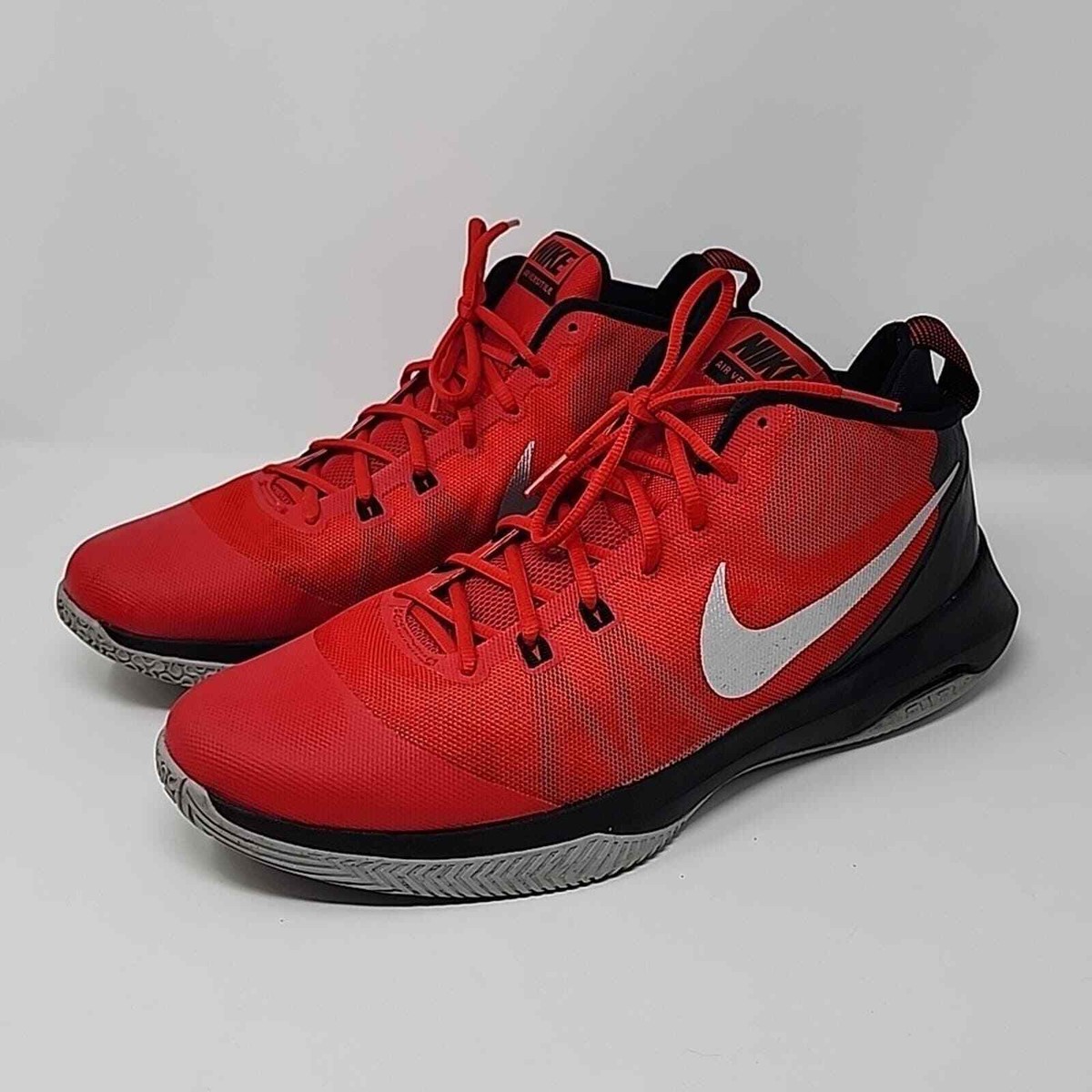 Nike Men' Air Versitile Basketball Shoe Red 852431-600 Mesh Low Top Lace  Size 14