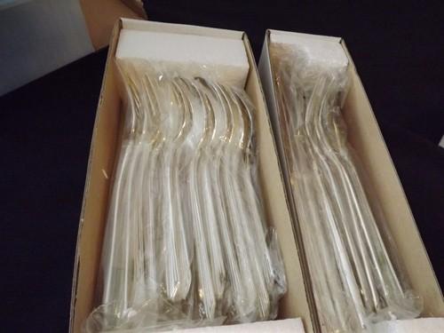 nuovo SET POSATE PLACCATE ARGENTO 20pz 4 posti REGENT SQUARE 2 set disponibili - Foto 3 di 18