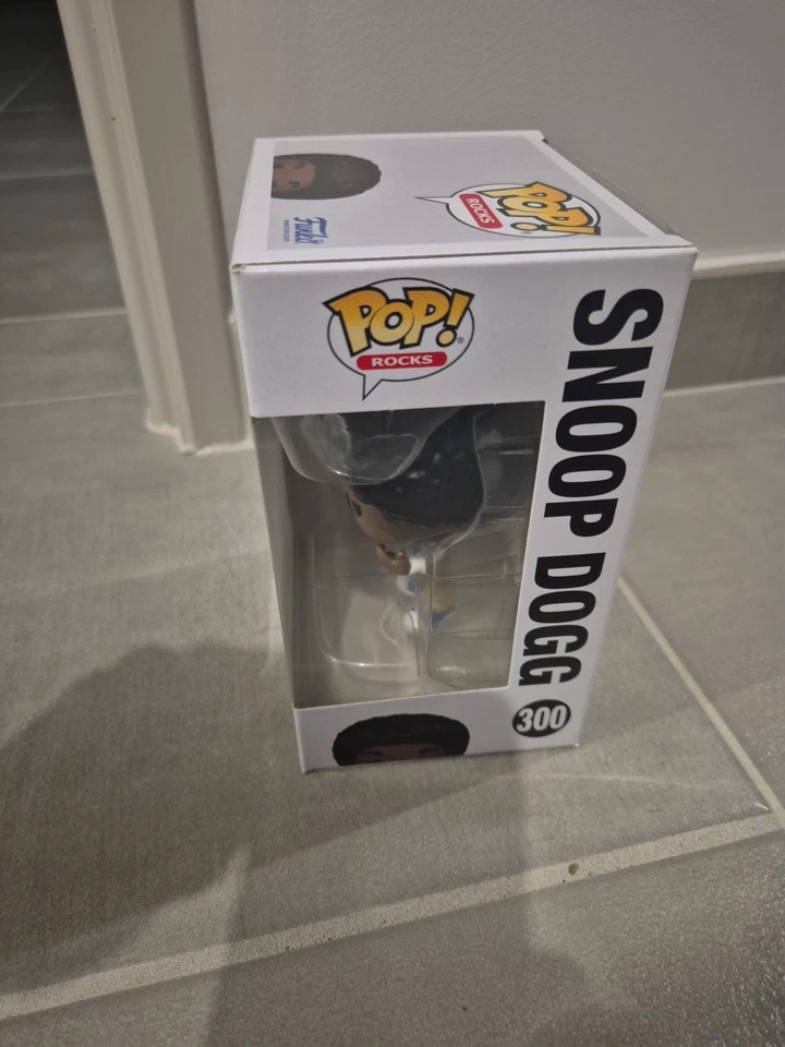 FUNKO POP ! ROCKS SNOOP DOGG - (300) SNOOP DOGG GLAMOUR VINYL FIGURE RAPPER 9CM - Photo 4/4