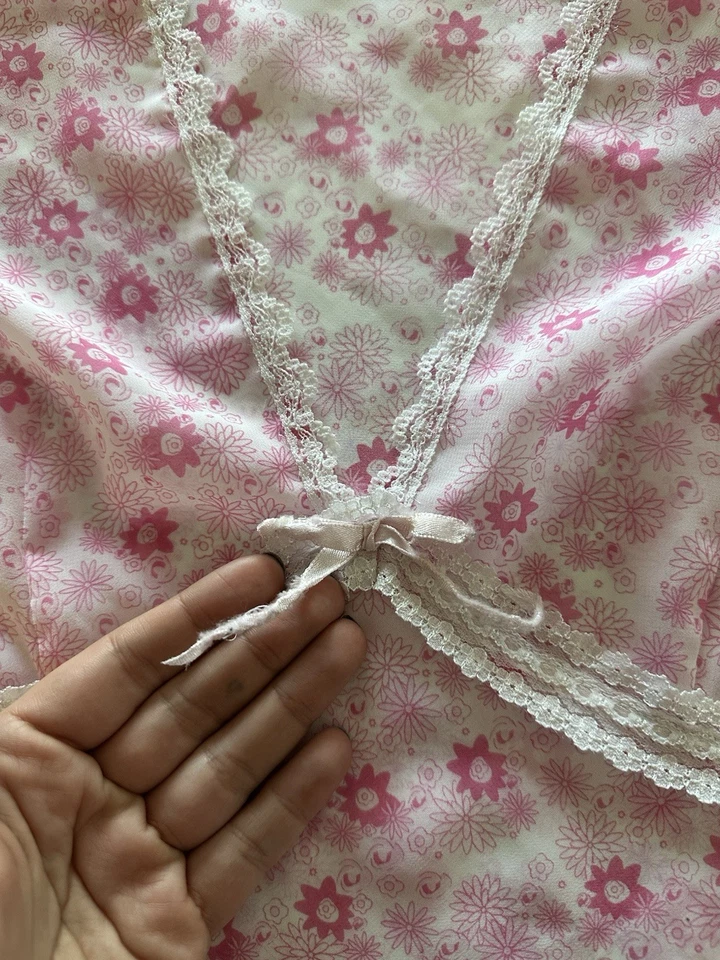 Vintage Y2K Twiggy Pink Floral Sheer Babydoll Bow Top Blouse M - Image 4 of 4