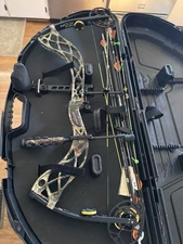 Bowtech Carbon Icon Camo Compound Bow Package! RH 60-70lb. 26.5-30"