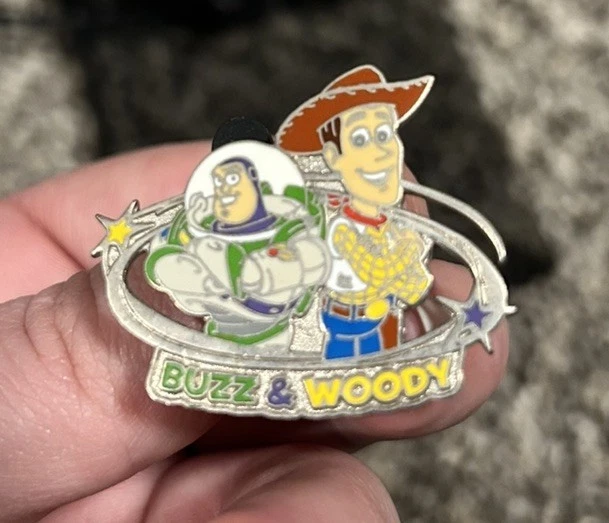 Disney - Toy Story Pin Trading Starter Kit - Woody and Buzz Lightyear