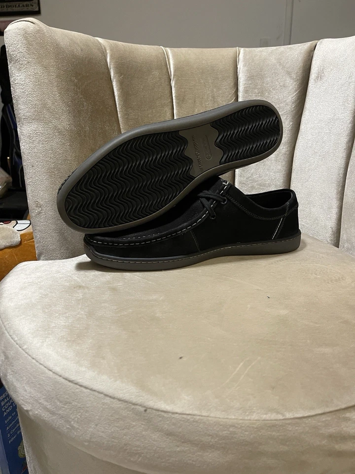 Zapatos para caminar cómodos negros de gamuza Hush Puppies para hombre Foto 3 de 4