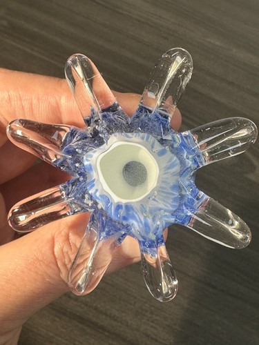 Pisapapeles Dynasty Gallery Blue Glow in the Dark Glass Pulpo, vidrio soplado a mano - Imagen 8 de 13