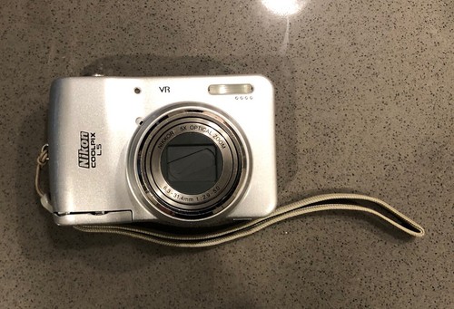 FOR PARTS NOT WORKING Nikon Coolpix Camera L5 VR Point and Shoot Camera - Picture 2 of 7