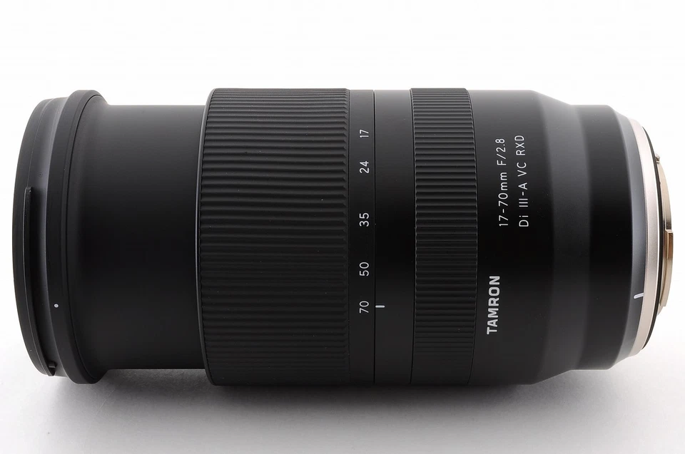 TAMRON 17-70mm F/2.8 Di III-A VC RXD B070X Fujifilm X / APS-C w/Hood -Near Mint- - Image 2 of 4