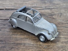 Voiture Miniature Citroën 2cv 1/43 (Manque Un Phare)