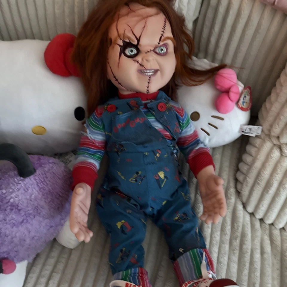 Muñeca réplica Semilla de Chucky Trick or Treat Studios Chucky escala 1:1 tamaño real Foto 2 de 4