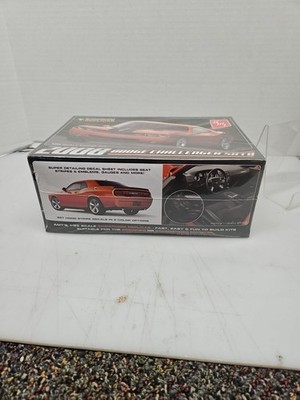 AMT 1/25 2008 Dodge Challenger SRT8 Plastic Model Kit AMT1075/12