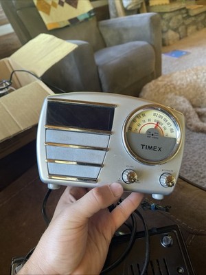 Timex Retro Silver Alarm Clock AM/FM Radio Battery Back-up Model T247S - Works!