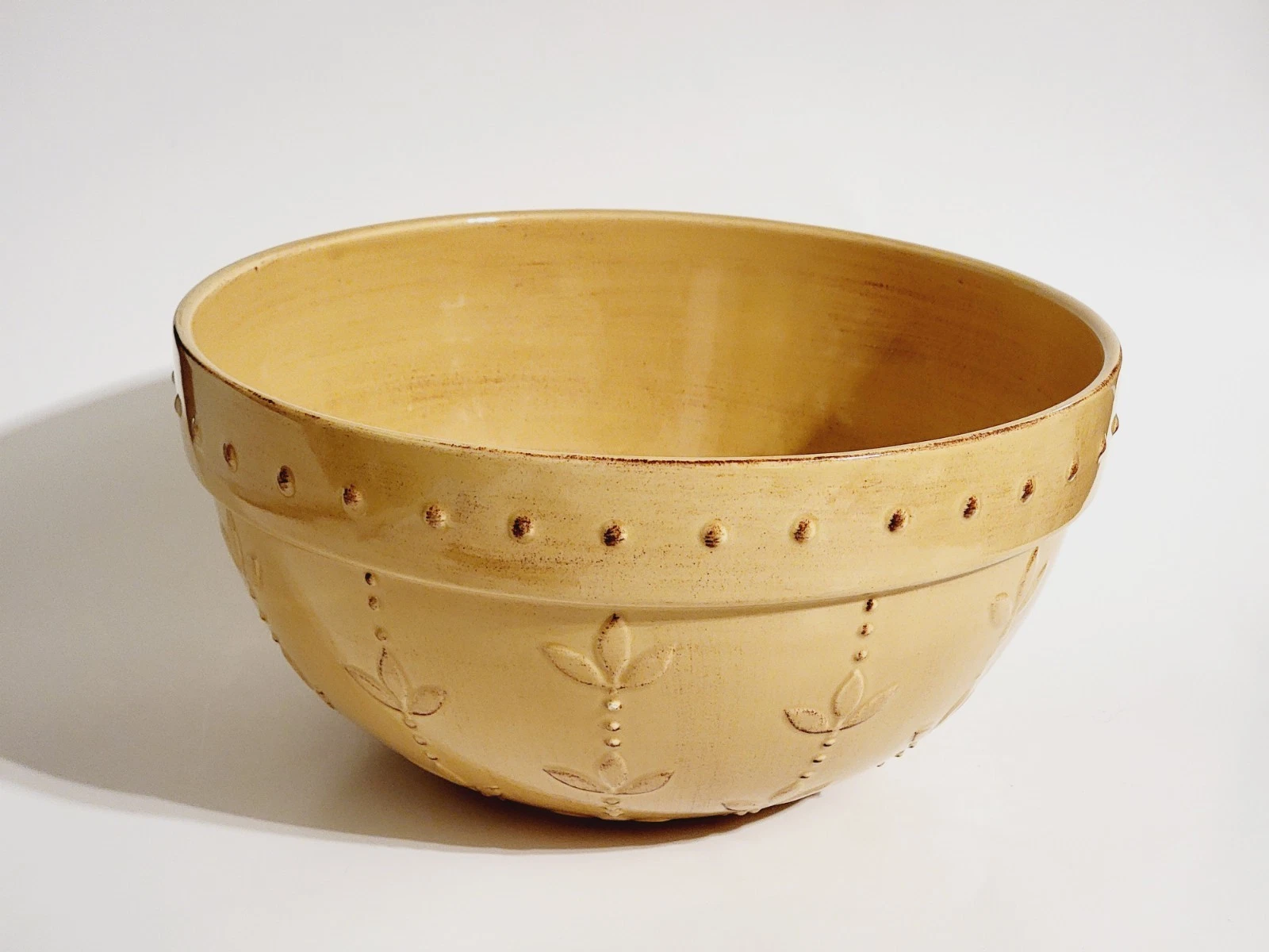 RARE!!! Signature Housewares Sorrento Large Wheat 12inch Mixing/Serving Bowl