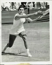 1968 Press Photo Judy Tegart competes in tennis match at Wimbledon, England
