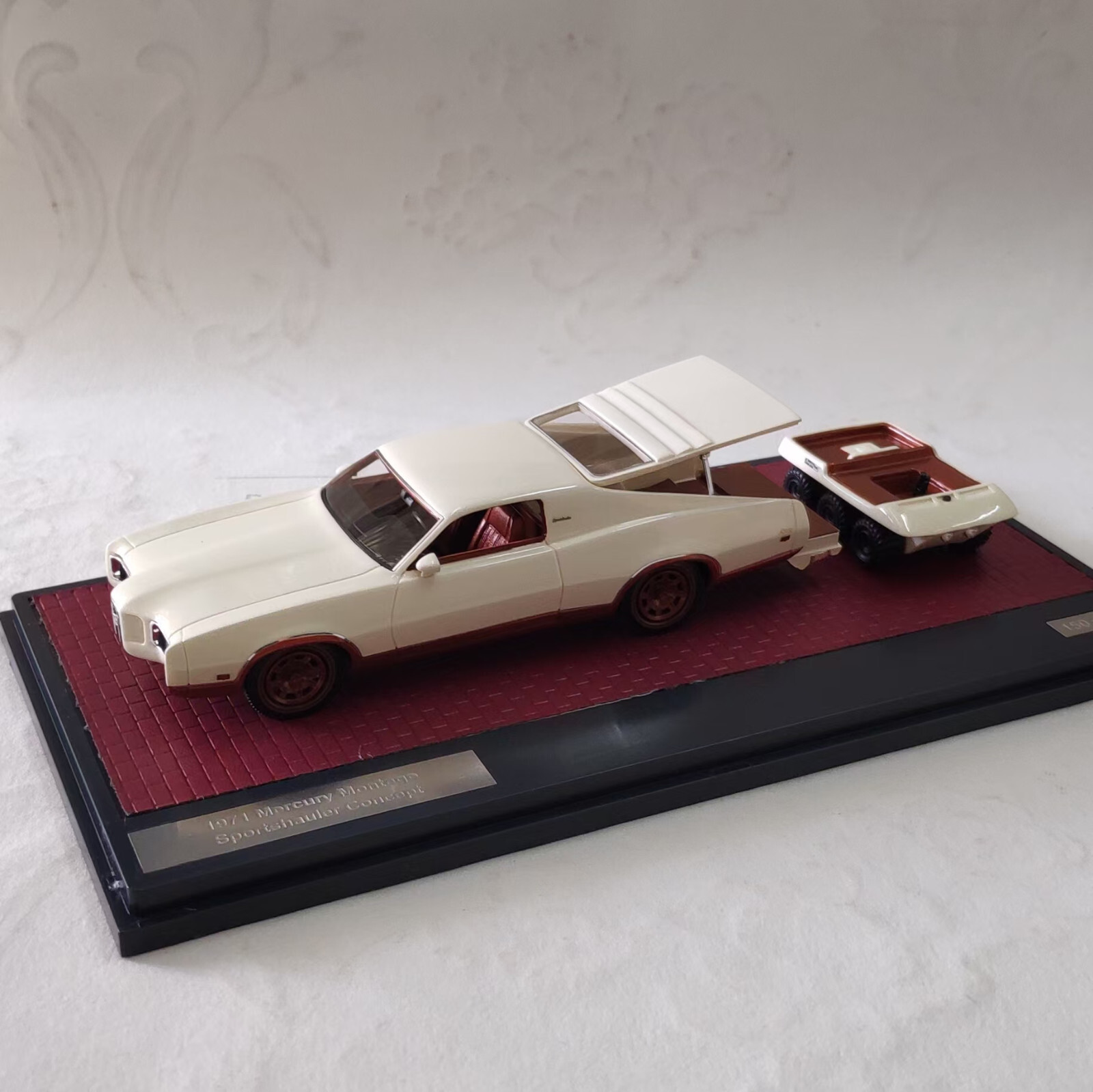 Matrix Mercury Montego Sportshauler 1971 1/43 – Noir – Miniature Résine