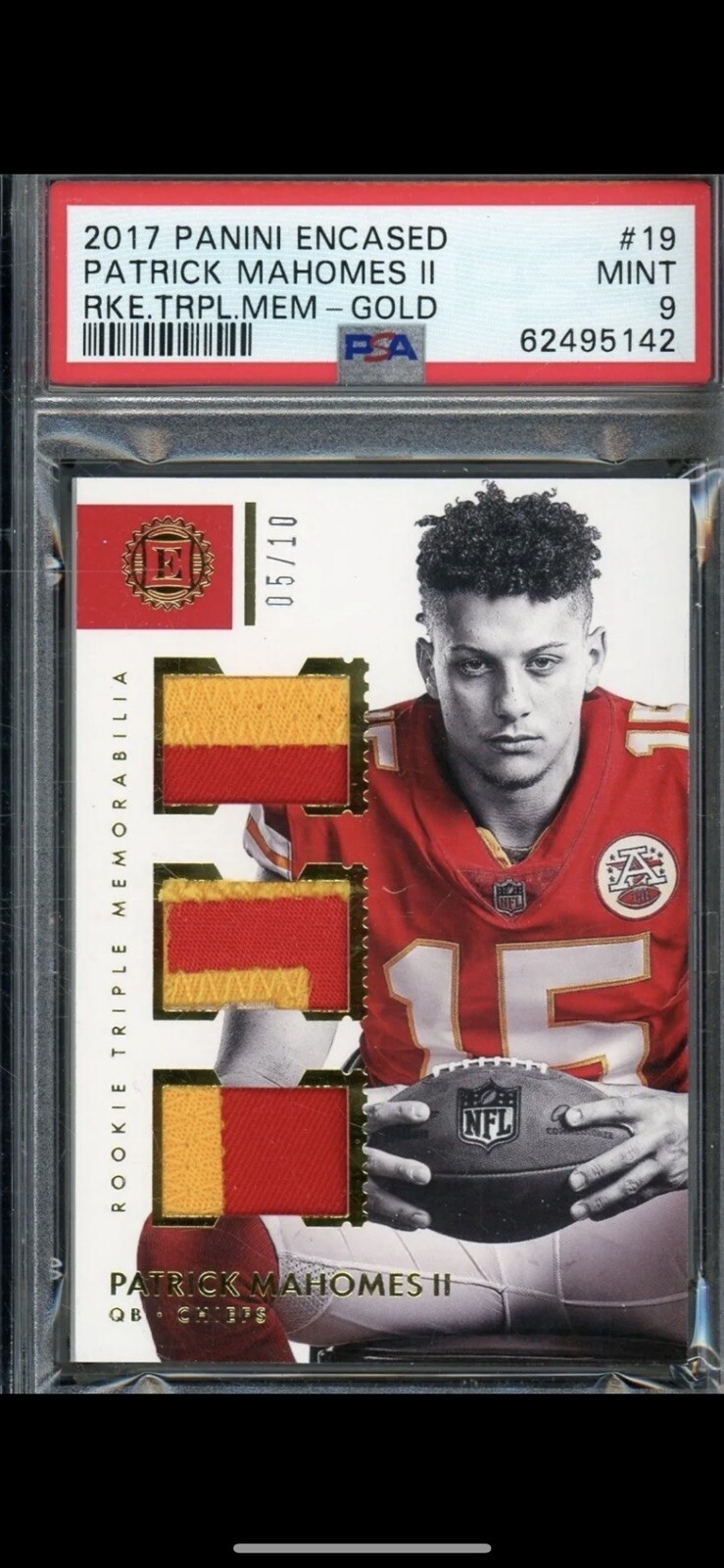 Patrick Mahomes Panini Encased Rookie Triple Memorabilia #19 Gold