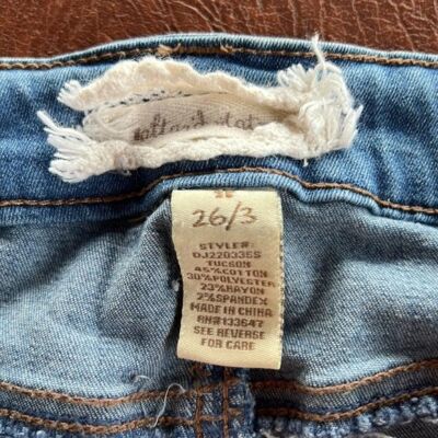 はい Altar'd State Distressed 
