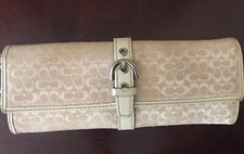 Vintage COACH Beige Signature C Jacquard Leather Buckle Wallet EUC